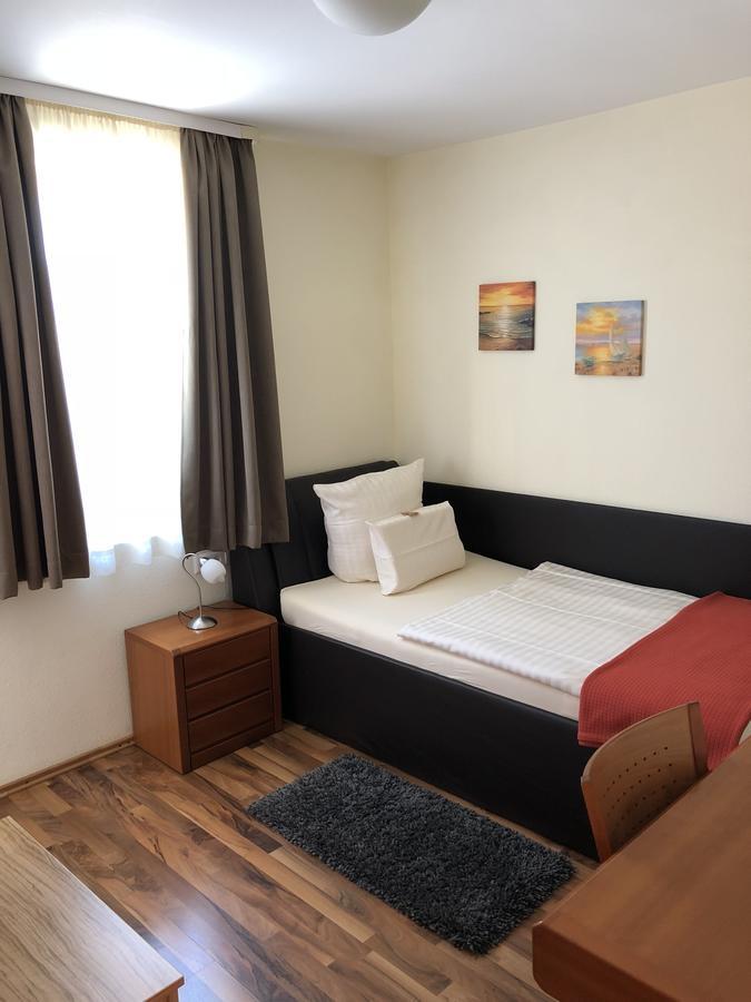 Hotel Poseidon Ludwigsburg Ngoại thất bức ảnh
